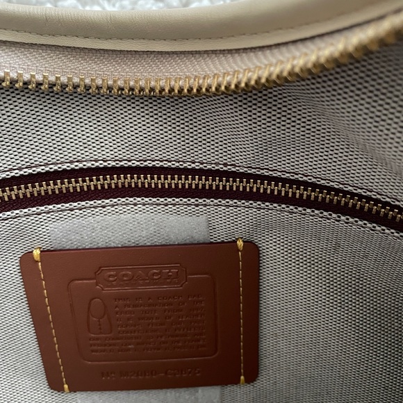 Unique Coach large ergo purse. Made of strips of leather from old purses. - Picture 4 of 5